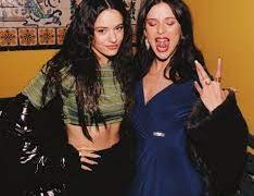 Nathy Peluso VS. Rosalía: iconos de estilo y las cantantes empoderadas que la música necesitaba