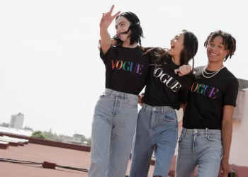 Los básicos de VOGUE son todo lo que necesitas para llenar tu maleta de verano de comodines