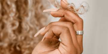 SOS rubias: cómo cuidar el pelo claro (especialmente en verano)