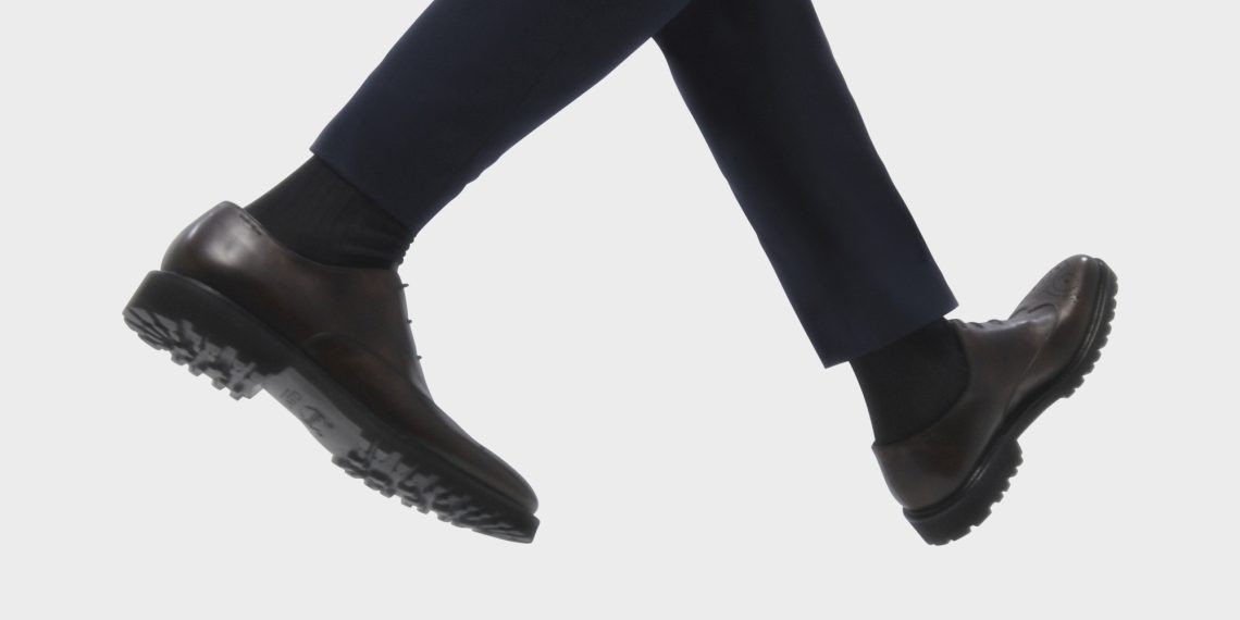 Los zapatos masculinos de lujo que aúnan artesanía y tecnología para ofrecerte el calce perfecto