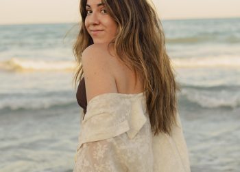 Lauren Izquierdo, periodista y escritora: «Tengo una historia de amor con cada uno de mis amigos»