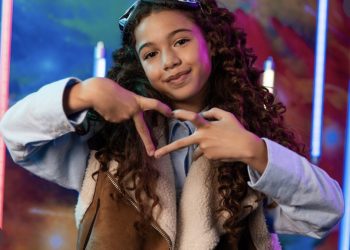 Copia el look de Sandra Valero en Eurovisión Junior 2023 para vestir a tus hijas con My Bella Moon