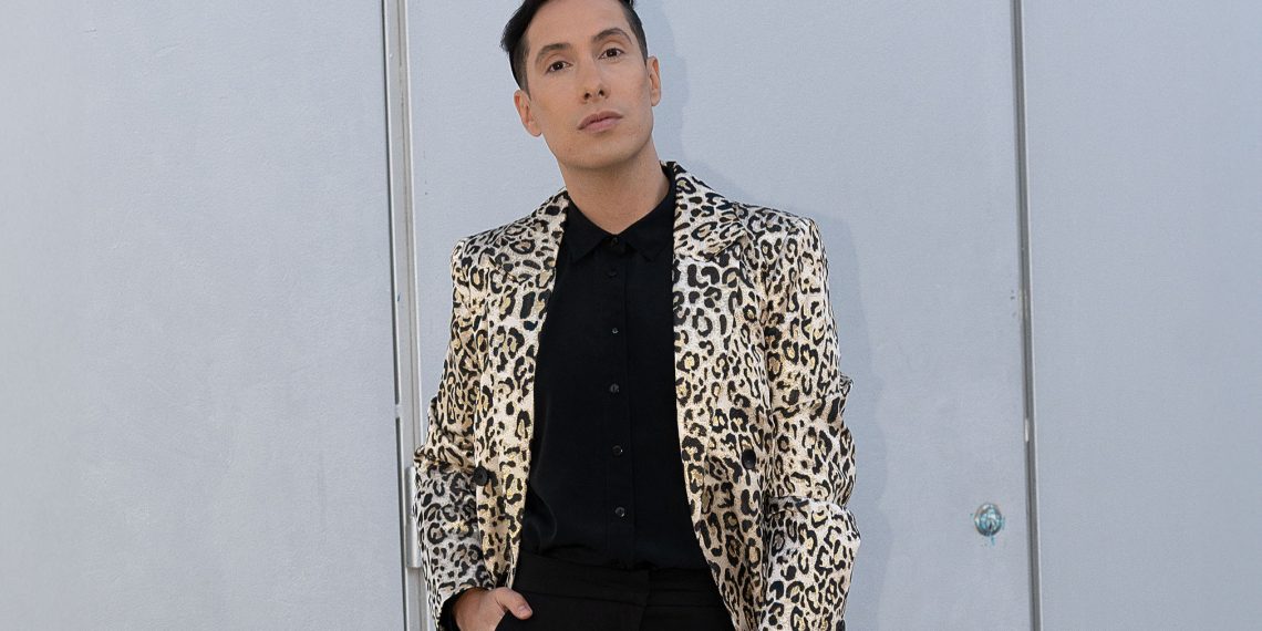 Jesús Reyes y su 80’s fashion look: la clave para vestir animal print esta temporada
