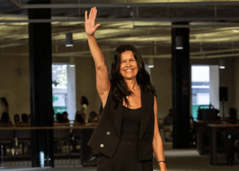 Pilar Dalbat: «Mi nueva colección habla del viaje físico y del introspectivo, de los cambios y de las nuevas generaciones»
