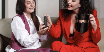 Beneficios de la Máscara LED de FHOS y su cosmética, según la experta Nohemí Bermúdez, CEO de Mímate Cosmetics