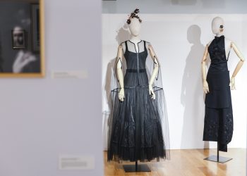 Pilar Dalbat protagoniza, de la mano de Fundación Caja Rural Granada, la exposición que la sitúa frente a Fortuny, Balenciaga o Pertegaz en el Museo del Automóvil y la Moda de Málaga